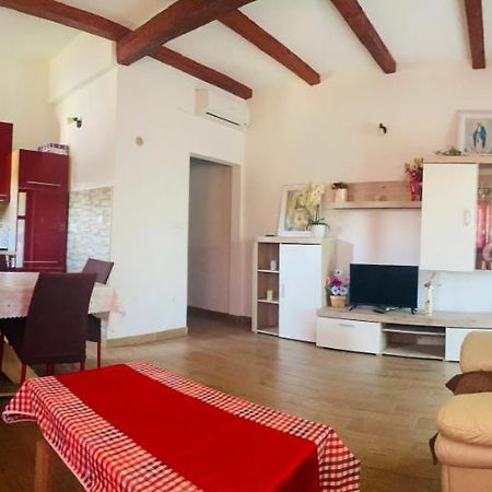 Apartmani Janja Starigrad Paklenica Exterior foto